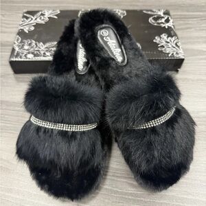 Atalina Black Faux Fur Slippers Elegant Rhinestone Detail Women’s Size 9 NEW BOX